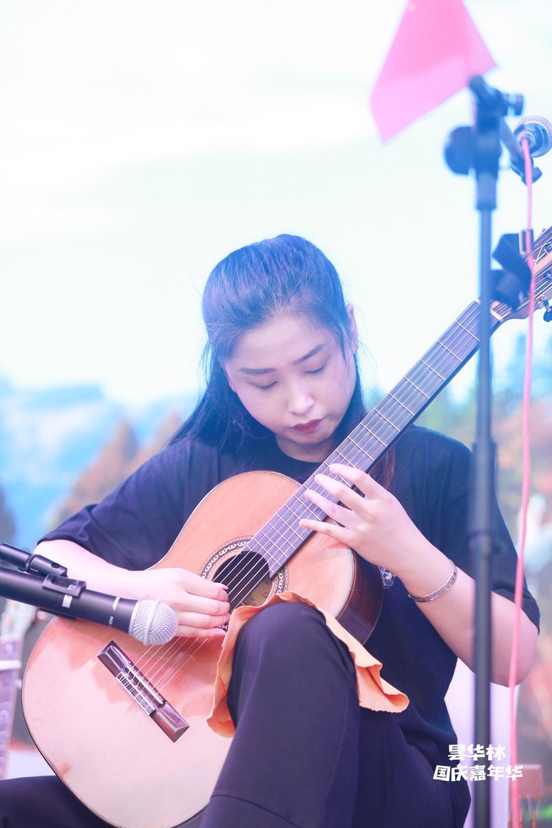t2566n's tweet photo. This indie folk track just hit different tonight—warm acoustic guitar + dreamy vocals = the perfect mid-week mood lift.  What’s your go-to chill song lately， https://t.co/zR2eeLuUWU
