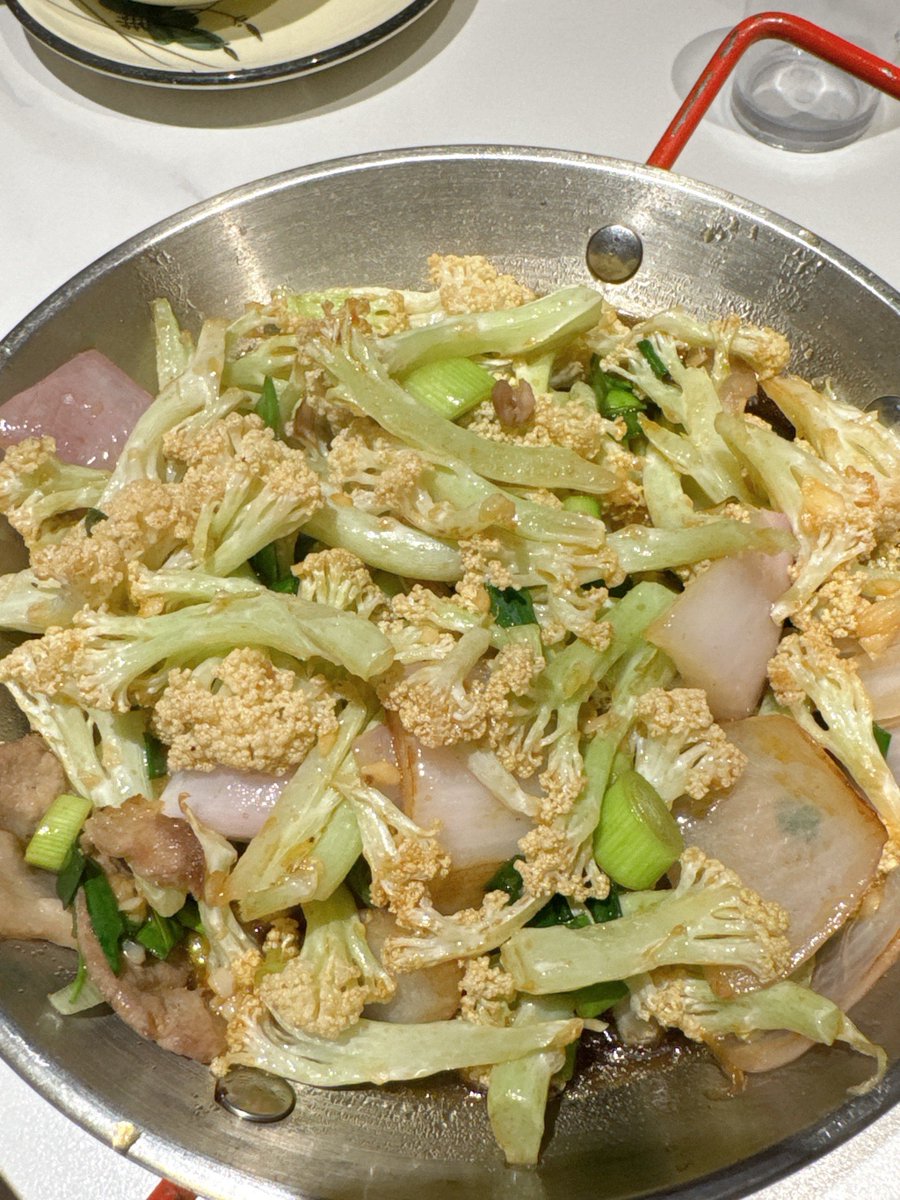 crossfitterK's tweet photo. [Just had a cozy home-cooked meal—steamed fish with ginger and a bowl of hot rice. Nothing beats this simple, comforting vibe for a quiet weekday evening!]， https://t.co/iMTTzBElrM