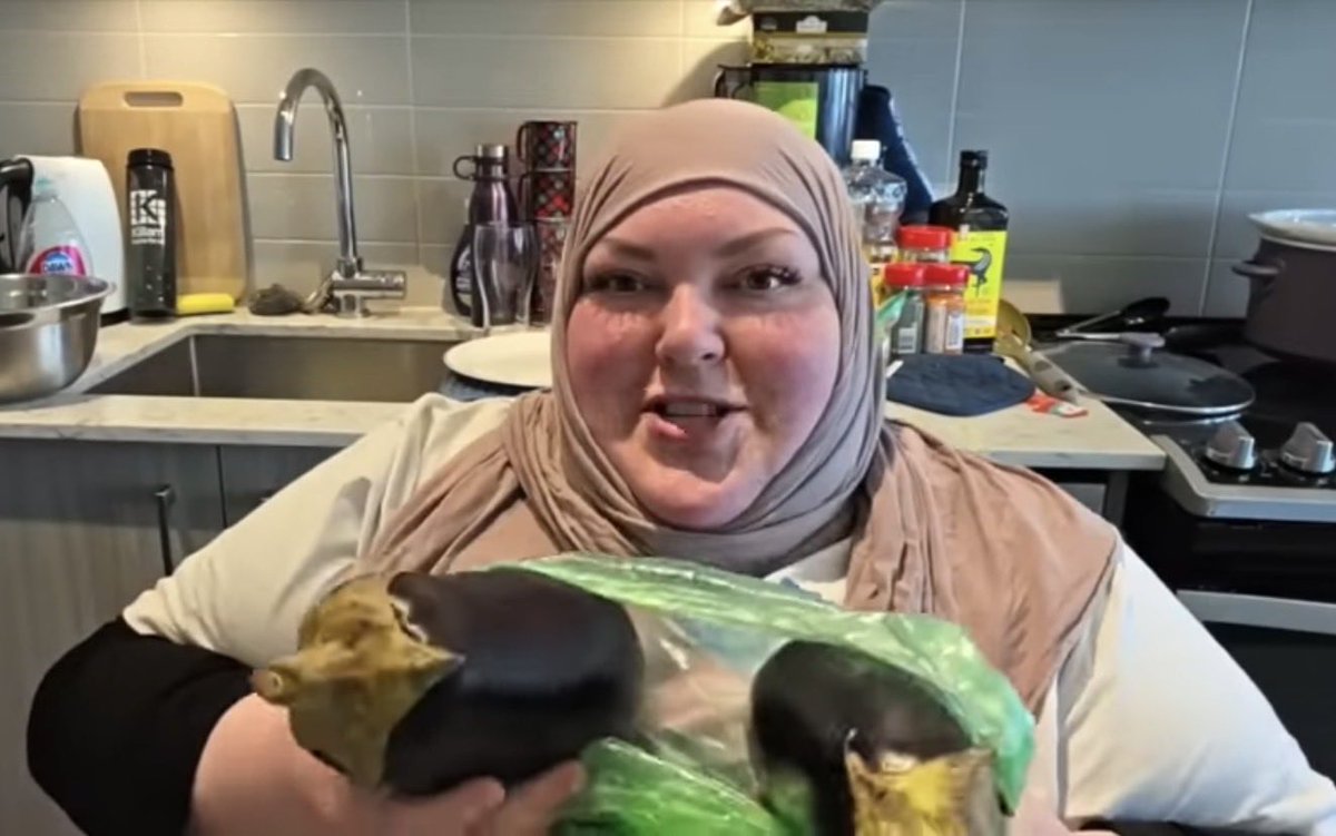 bravobaddiii's tweet photo. #foodiebeauty 

Mukbanger ☆ Political Voice ☆ Canadian Environmentalist https://t.co/LuyvfhzMo1