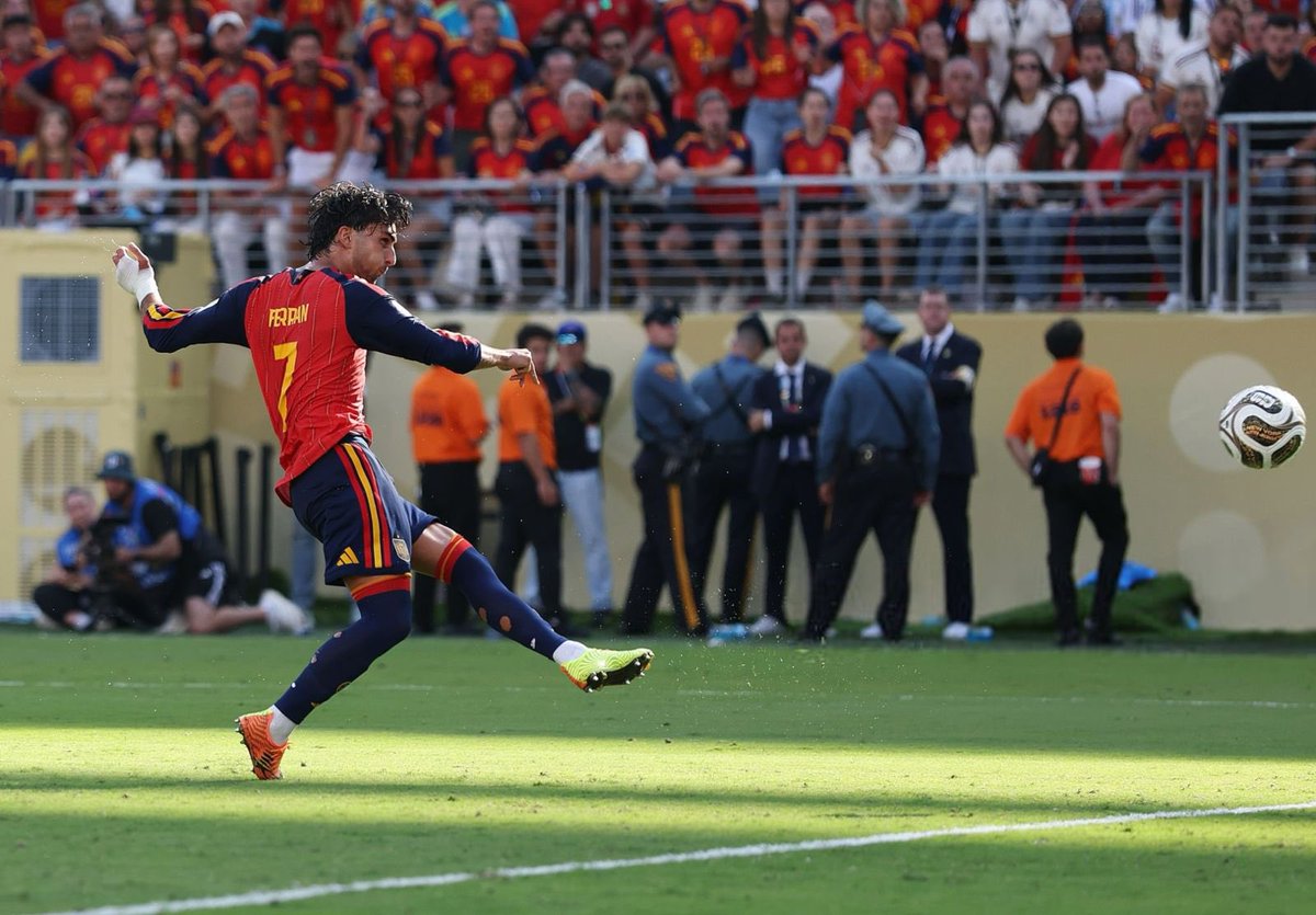 ActuFoot_'s tweet photo. 🚨🚨 ANDRÉS INIESTA 🇪🇸 N'EST PLUS LE SEUL BUTEUR ESPAGNOL EN FINALE DE COUPE DU MONDE !!!!! 🏆🌎

IL EST REJOINT CE SOIR PAR FERRAN TORRES 🇪🇸. ⚽️ https://t.co/CAAwbTazze