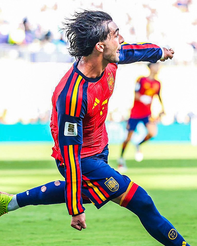 eurofootcom's tweet photo. 🚨🇪🇸 𝐎𝐅𝐅𝐈𝐂𝐈𝐀𝐋 | Ferran Torres (26) is the first player in 16 YEARS to score a goal in a World Cup final for Spain! ✅ 

It's his first goal of the 2026 World Cup and it comes in the final. INSANE. 🤯 https://t.co/UgRgGycxK9