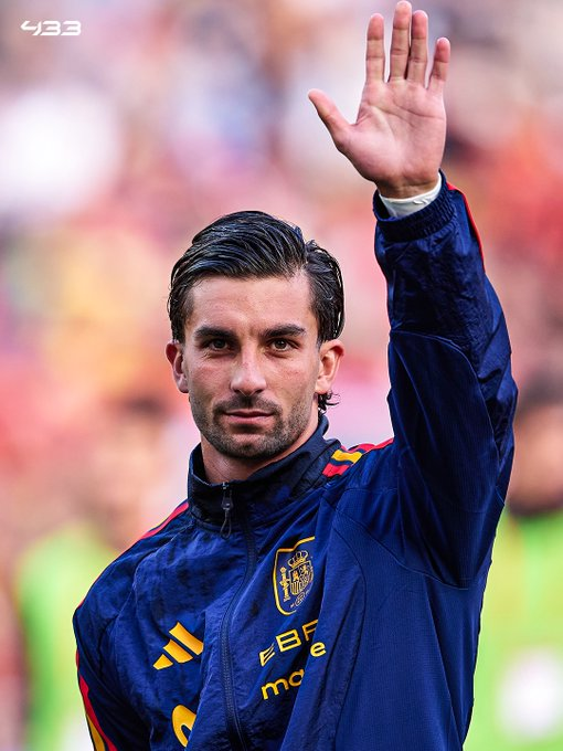 trad_west_'s tweet photo. Spanish Player Ferran Torres, the man who scored the goal for Spain in the world cup said in an interview that he carries a cross and an image of our Lady.

"It gives me a lot of faith, it's very important to me" https://t.co/y69JGXRh8h