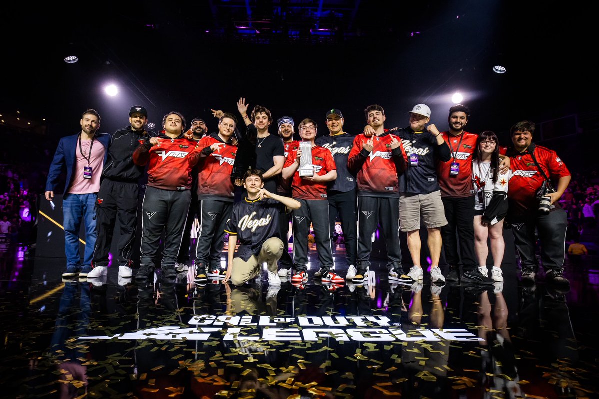 Samuel Bennett 📸: @FaZe Vegas Champs tweet media