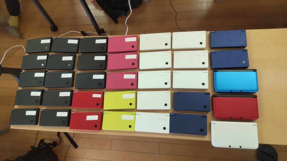 m1k0t0_k's tweet photo. #ドラクエ9オフ会 を開催します、

日付:2026年8月8日（土）
時間:12時～17時（予定）
場所:平山住宅集会所
住所:東京都日野市東平山1丁目-7-9
平山住宅9号棟

11時くらいから準備を始めるつもりなので早くから参加したい人は来てくれても大丈夫です。
最寄駅は
京王線:平山城址公園
中央線:豊田
↓ https://t.co/SH1ZAkKLTk
