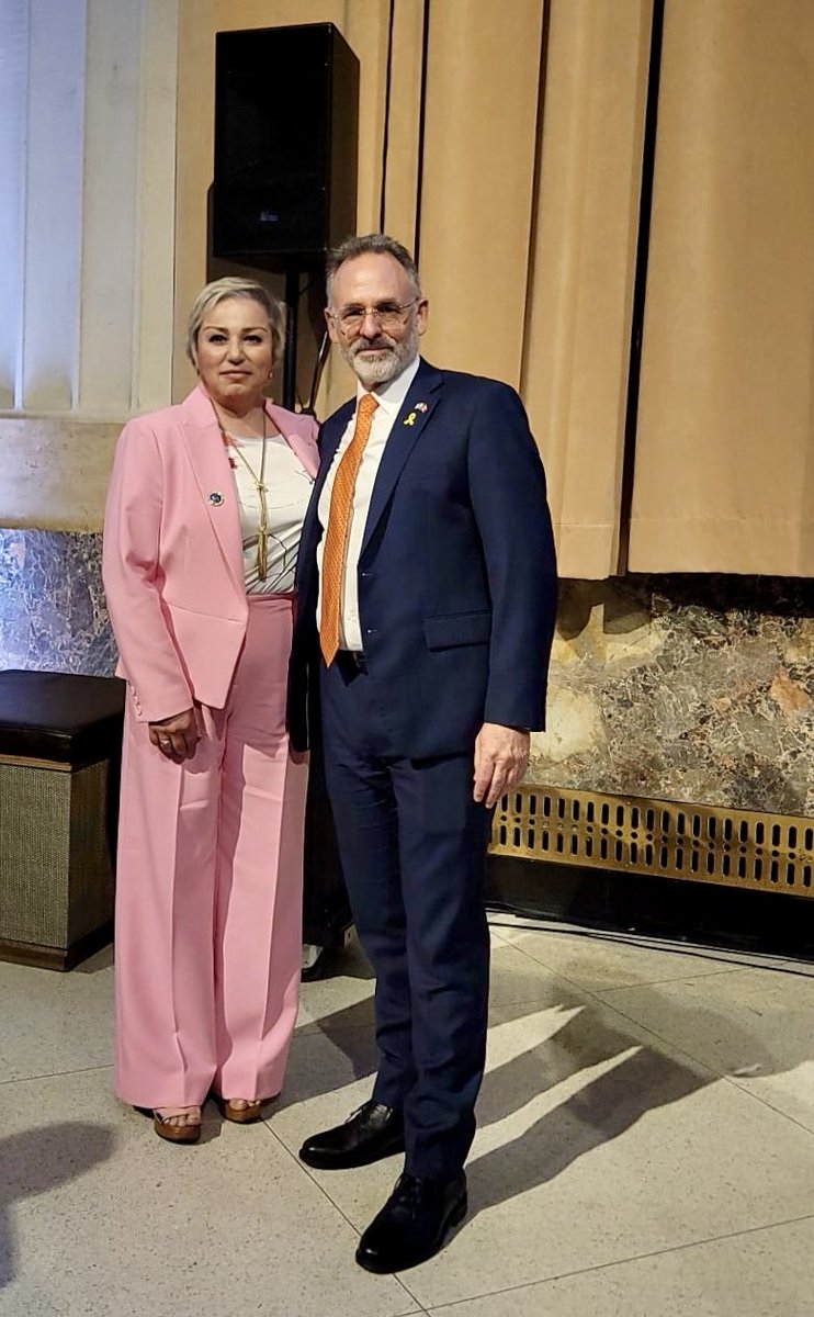 AvidehM's tweet photo. I will proudly stand anytime with my friend, His Excellency @MoedIddo and Naheed Nenshi and his Jew-haters and all the other antisemites and Israel haters should get used to it! 
#IraniansStandWithIsrael https://t.co/P4jY6Y5HMo