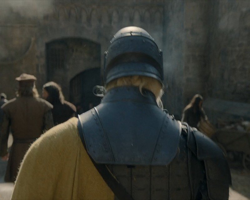 Dinaemyra's tweet photo. Daemon disguising himself as a simple gold cloaks to find out who has been killing his men is sooo. He's really afraid of nothing 😭😭😭 https://t.co/moJ0qJA9o7