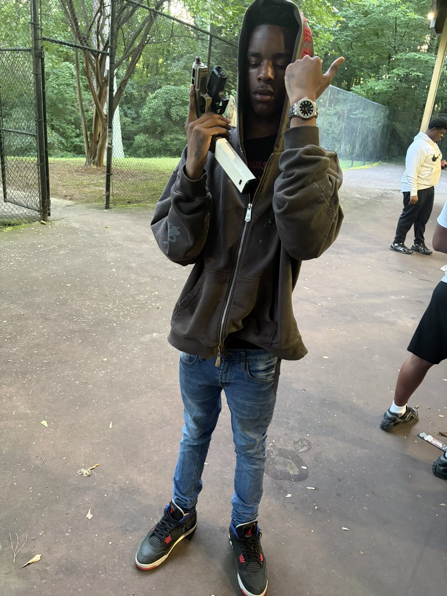 babyboyz1_'s tweet photo. #freaks #atl pop out 24D https://t.co/y5u4HWggvE
