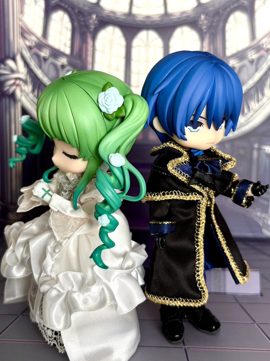 azure_k0215's tweet photo. カンタレラねんどろいど発売本当にありがとうございます！！！
発表されてから楽しみすぎて、お洋服作りに励み、早速ねんどーる化して遊びました！
永遠に眺めてられる…😭🙏 https://t.co/zmE3OZsQDM