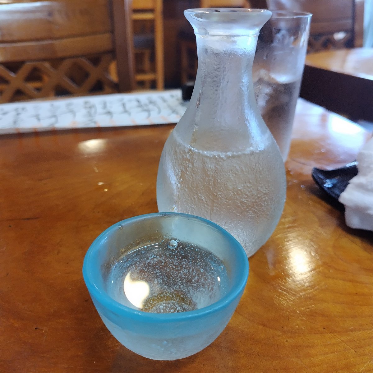 syotemae's tweet photo. 氷河期世代の弱者男性は千住大橋で貝盛り合わせ、お寿司、ビールと日本酒を添えて。 https://t.co/g131tDe7O4