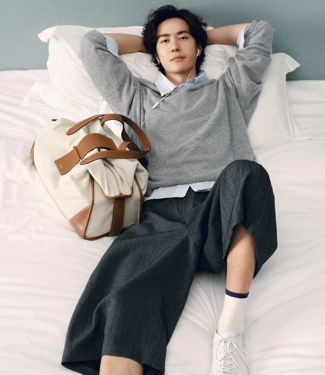 Chipper_Chom's tweet photo. ต้องให้เลยนะอันนี้ หล่อแบบนอนมาเลยของจริง https://t.co/UEl7LKi9dp