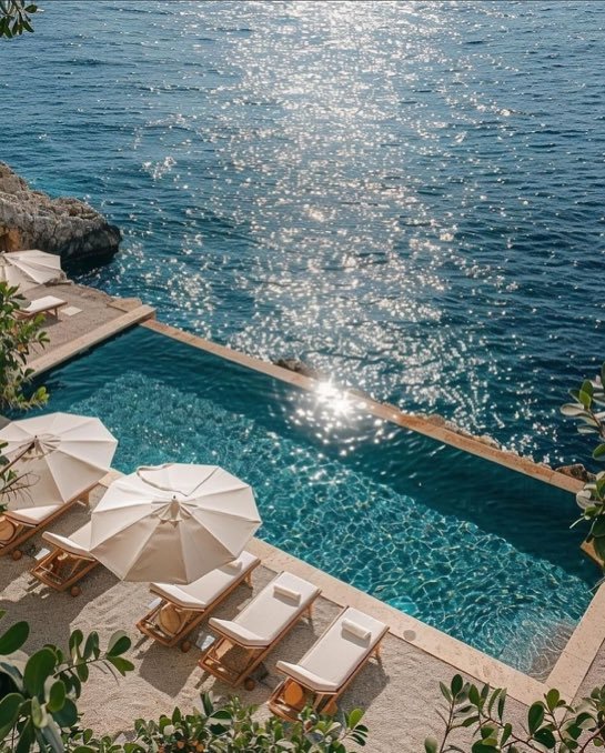 Worldbeautoinl's tweet photo. Capri, Italy https://t.co/qhwhs3Xwo5