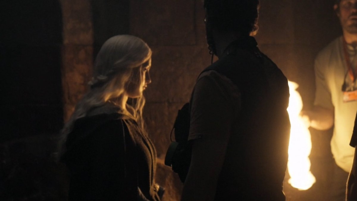 bestofphia's tweet photo. phia saban behind the scenes of house of the dragon 3.05 via the house that dragons built https://t.co/tqStbwxVeV