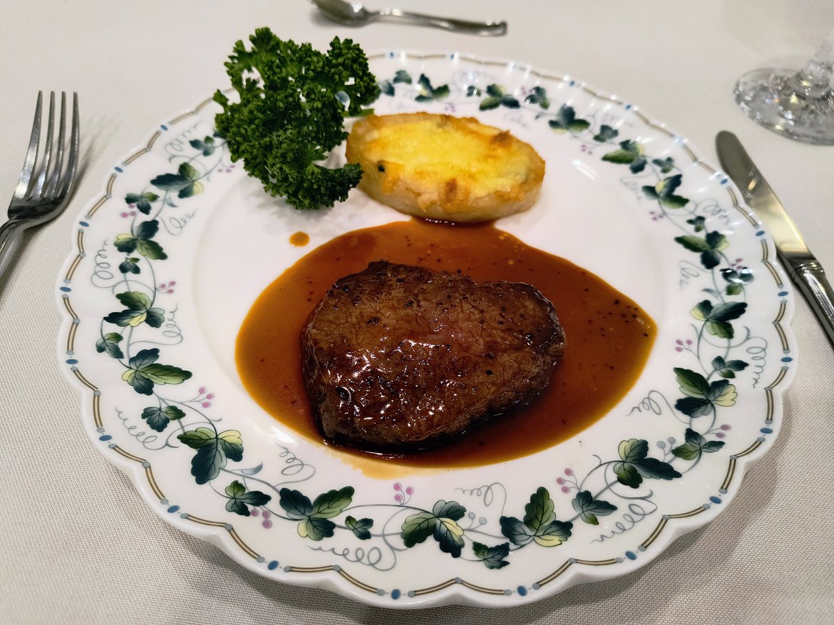 neige__lapin's tweet photo. 美味しい食事をゆっくり堪能する時間って、最高に幸せだよね🤤 https://t.co/ghQKrSDZFr