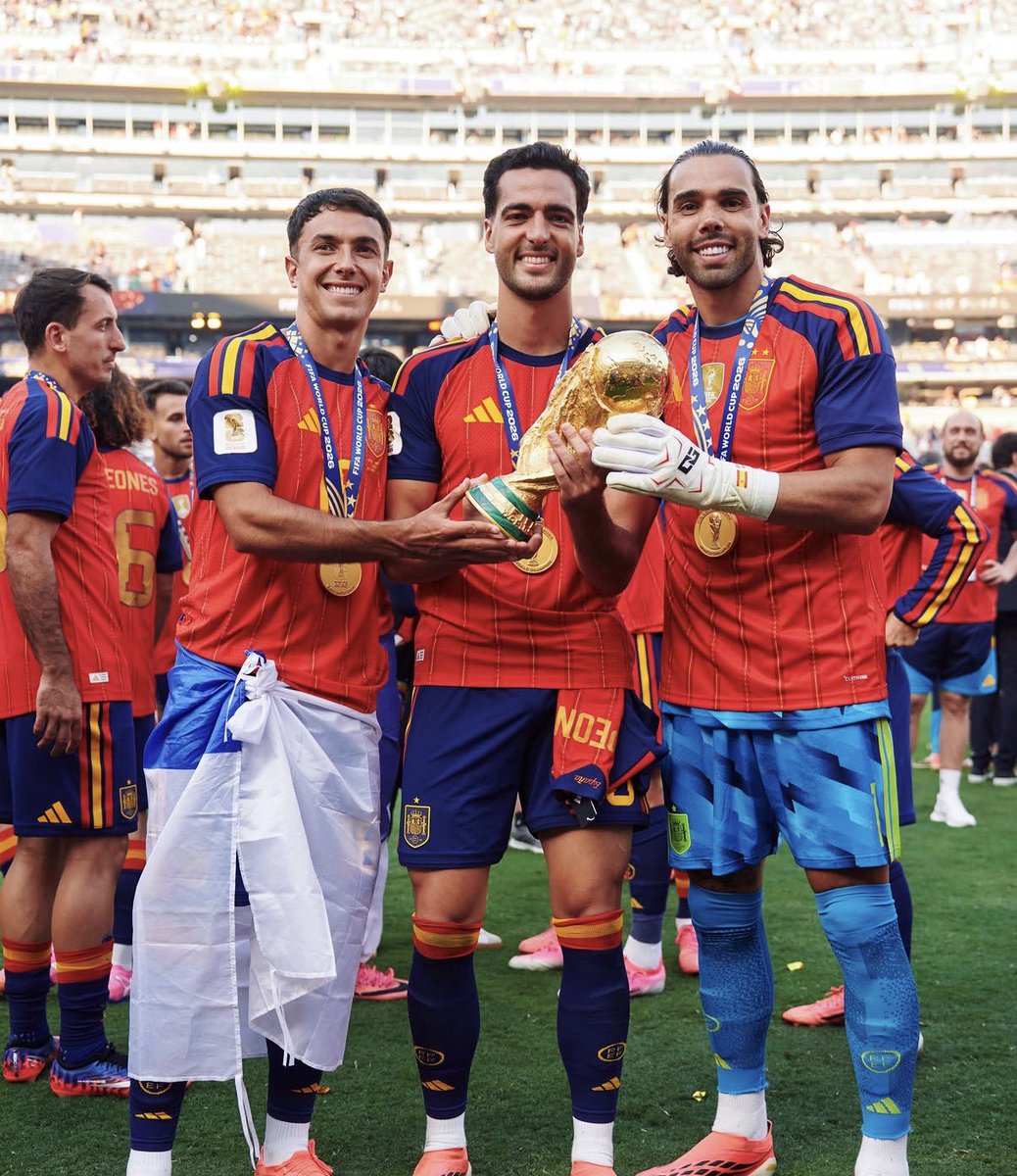 zubivertz's tweet photo. 4K spainsenal picture just dropped YES https://t.co/xVQo3b4oCA
