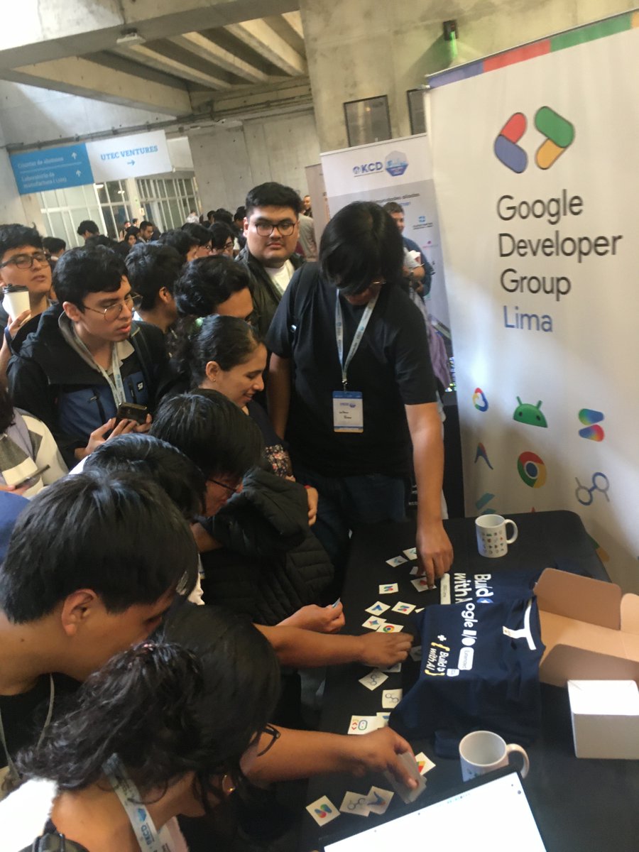 gdglima's tweet photo. 🚀 ¡Gracias @kcdlimaperu ☁️!

Gran jornada junto a la comunidad Cloud Native. Gracias al equipo organizador por hacer posible #KCDLima2026 👏

Gracias a todos quienes visitaron nuestro stand y felicidades a los ganadores de nuestro sorteo 💙

#CloudNative #KCDLima2026 #gdglima https://t.co/06pubfyA67
