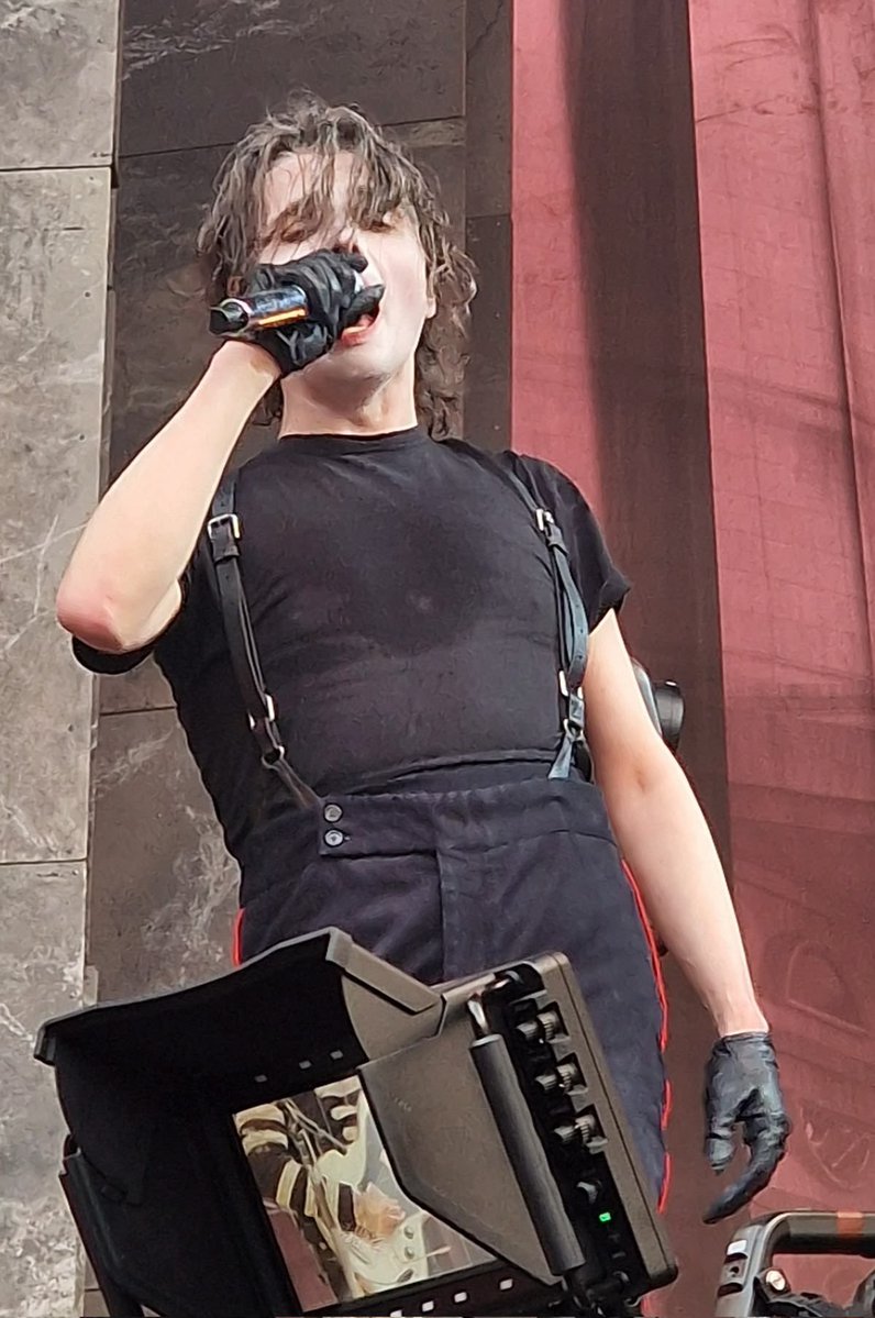 dailygerardway's tweet photo. https://t.co/M3UYmVQxQg