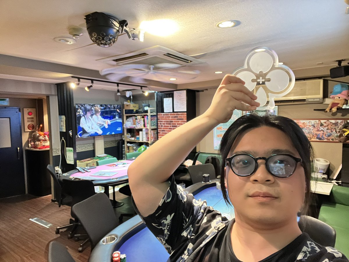 kamata_cheers's tweet photo. 7/20(月)オープン☀️
12〜23時 リングゲーム
blind 2-5
100BB- ¥3,000- etc.
#PLO や2-7バド、
亜種ゲーム🎮
#badeucey や #razzdugi など
約30種類のゲームプレイ可
本日出勤
ぐんそう♤
ごろう♧
じゅきぴ☆
#蒲田 #ポーカー https://t.co/2fYhm2pwC3