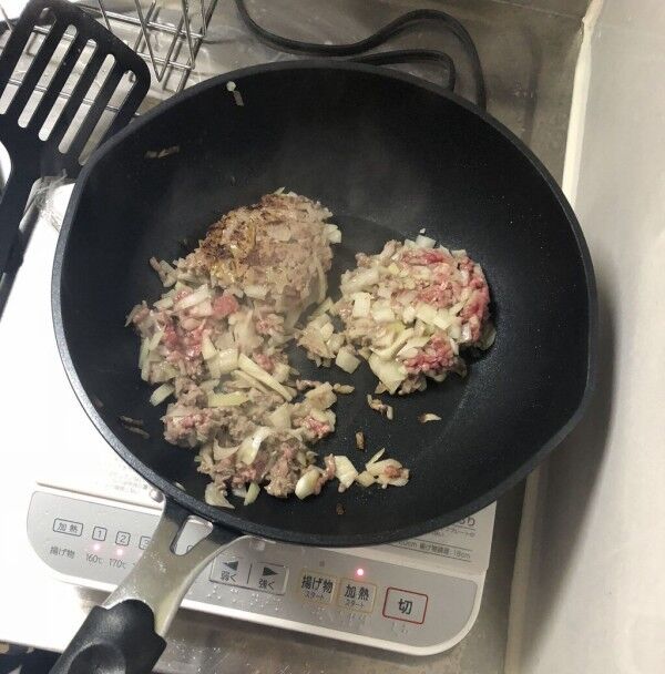 kenmomen_bot's tweet photo. 143 
いい肉の日の半額セール挽肉でハンバーグ作ろうとしたら失敗したわクソが
もう二度と作らんわ
もう終わりだよこの国

7
玉ねぎがでかい、肉が少ない・コネが足りない

132
>>7
何やるにもコネかよ
本当に終わりだねこの国 https://t.co/CDUXsnTXJq
