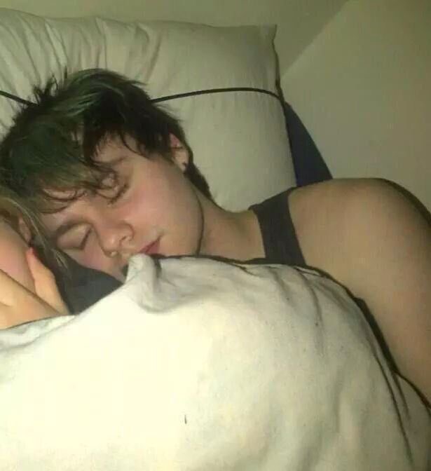 5secondsofmilz's tweet photo. goodnight i loved talking to char all evening 💤💤💤 https://t.co/jABAU2bkYt