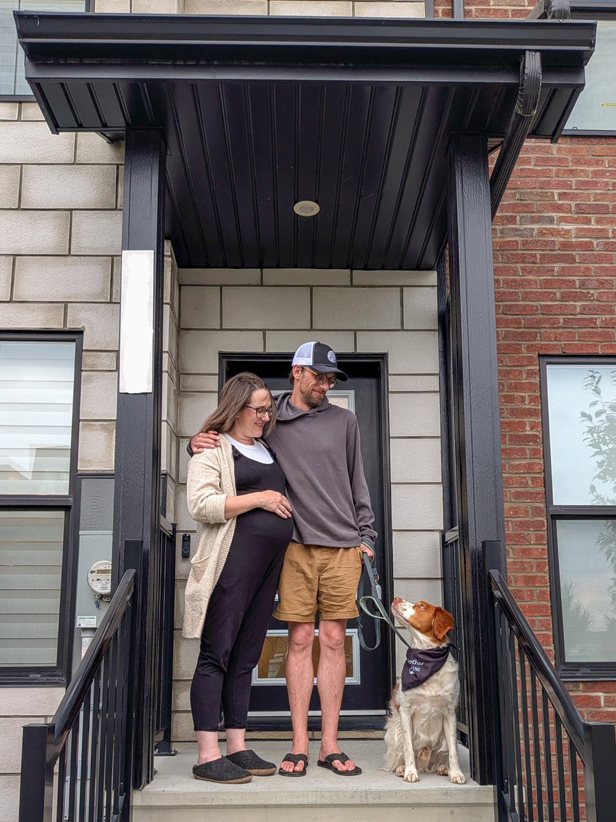 BrentColman's tweet photo. so.. a little extra news now the main event is over...

freddie was a really good boy this year, so we decided to get him his own hooman.

he's had a ✨very✨ hard time keeping this news under wraps the last several months...

#BabyColmanComingInOctober https://t.co/Qtw02DgXrG