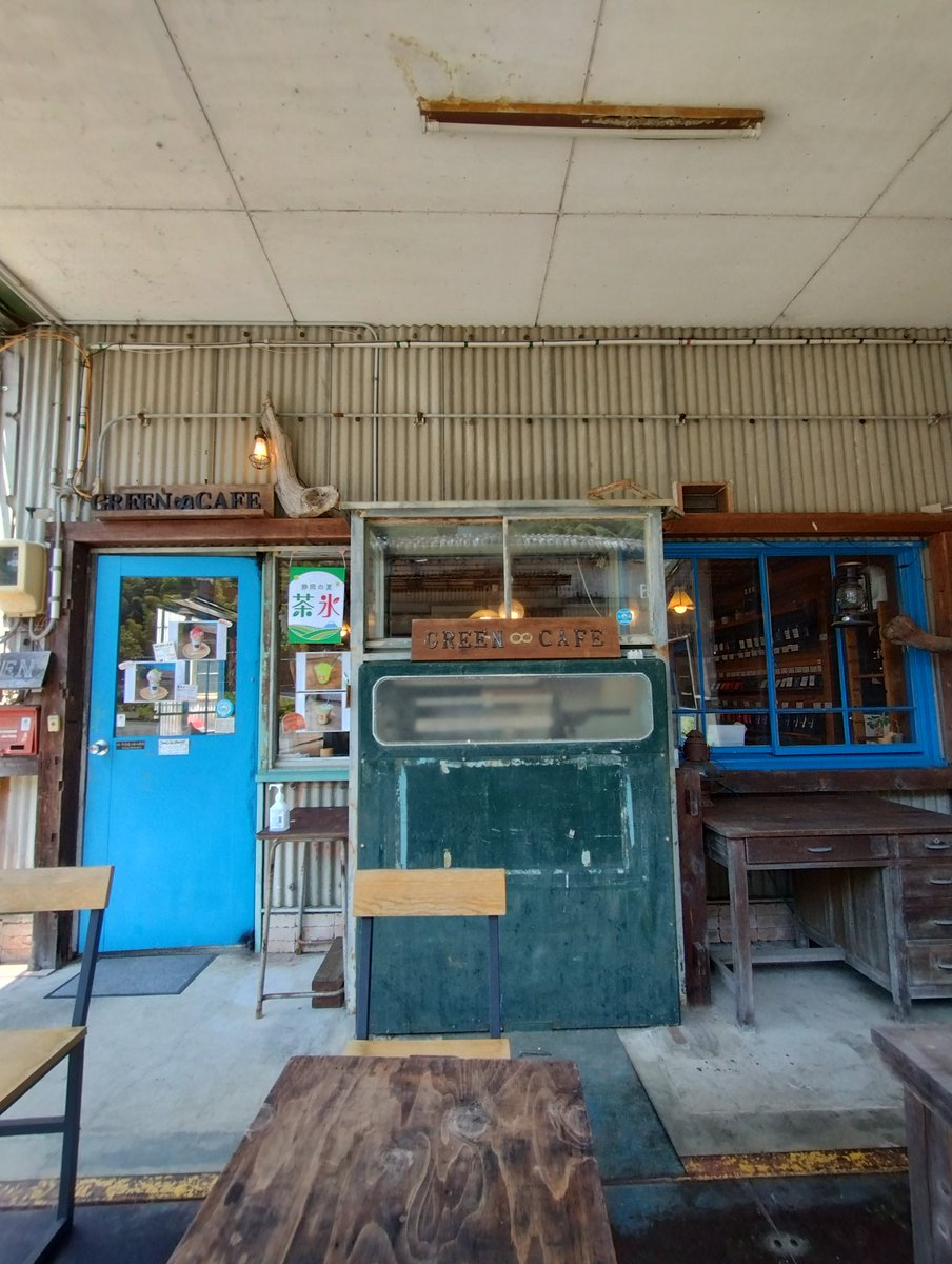 aqueax's tweet photo. 和田島のGREEN ∞ CAFE に寄ってみた。
製茶工場の一角カフェスペースにしている感じ。

緑茶、紅茶がメイン。
コーヒーはないようだ。 https://t.co/OyHwdHg560