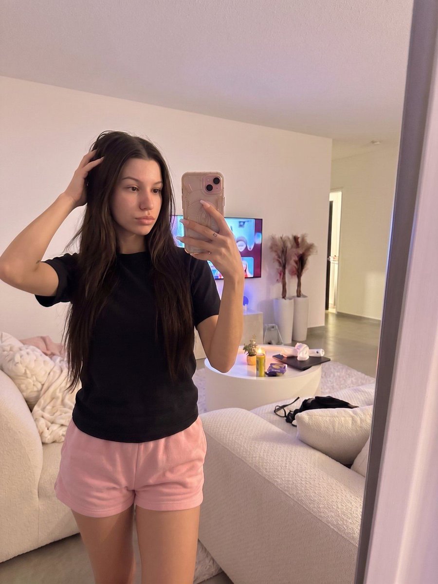 Erin tweet media