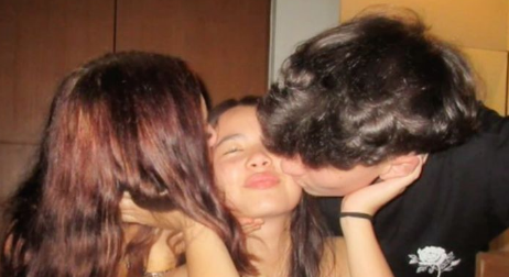 pleaseimastarx's tweet photo. Eu seria muito feliz se tivesse um namorado e uma namorada 💔 https://t.co/wKIwWZfK5x