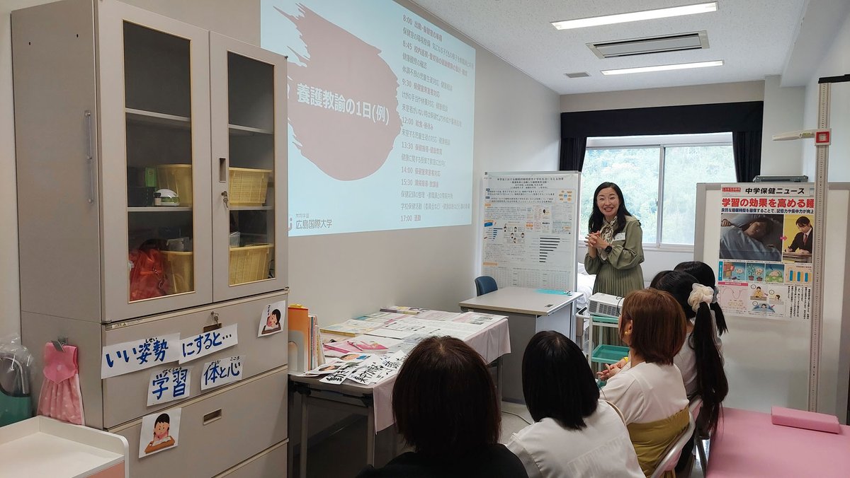HirokokuUp's tweet photo. 【オープンキャンパス午前】
暑い日が続いておりますが、屋内のイベントは空調を整え、快適に体験いただいております。教職員、学生スタッフも、皆様にお会いできてとてもうれしいです！(^o^) 午後からは模擬講義もありますので、益々盛り上がっていく予定です！それでは素敵な1日をお過ごしください！ https://t.co/Xfy7HI3JDq