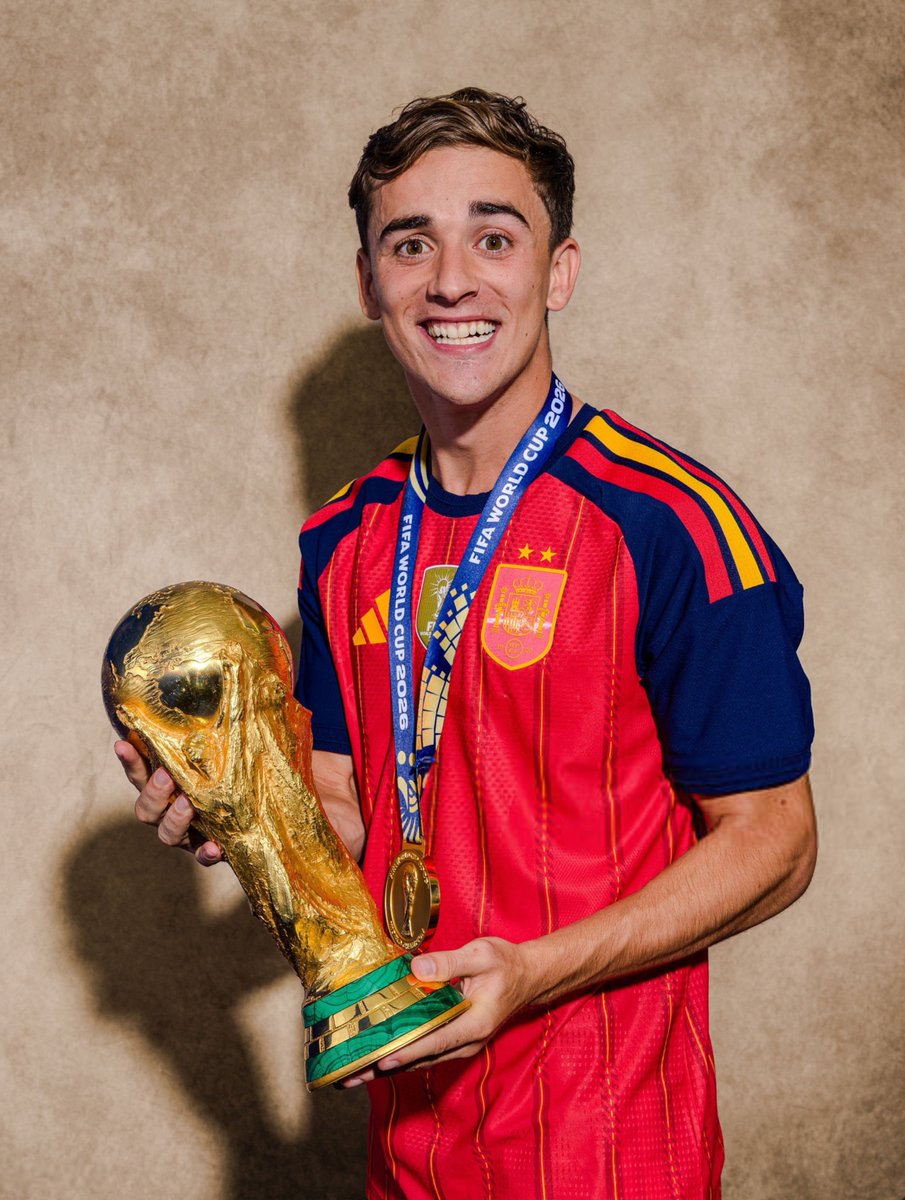 HQpcrt's tweet photo. Gavi #FIFAWorldCup https://t.co/HSfv0pwWDG