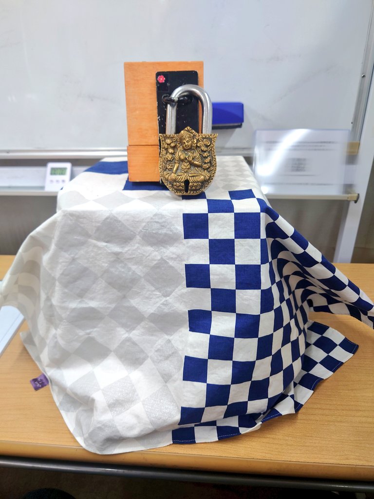 tarou221010's tweet photo. 東日本で一番くらいに箱なぞ苦手な自覚があるので…修行がてら色々やってきました。
箱というより非言語が苦手なのかもしれない。思いは言葉にしてくれないと伝わらないよ…
でも苦手だって楽しいものは楽しいのです。今後に活きますように。
#わくわくなぞ
#かえりみち工房
#CubeFactory https://t.co/ZJUwCRDXFT
