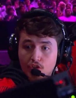 WebiEZ's tweet photo. @Drazah @BattleBeaver Drug addict https://t.co/AWSNZy50ou