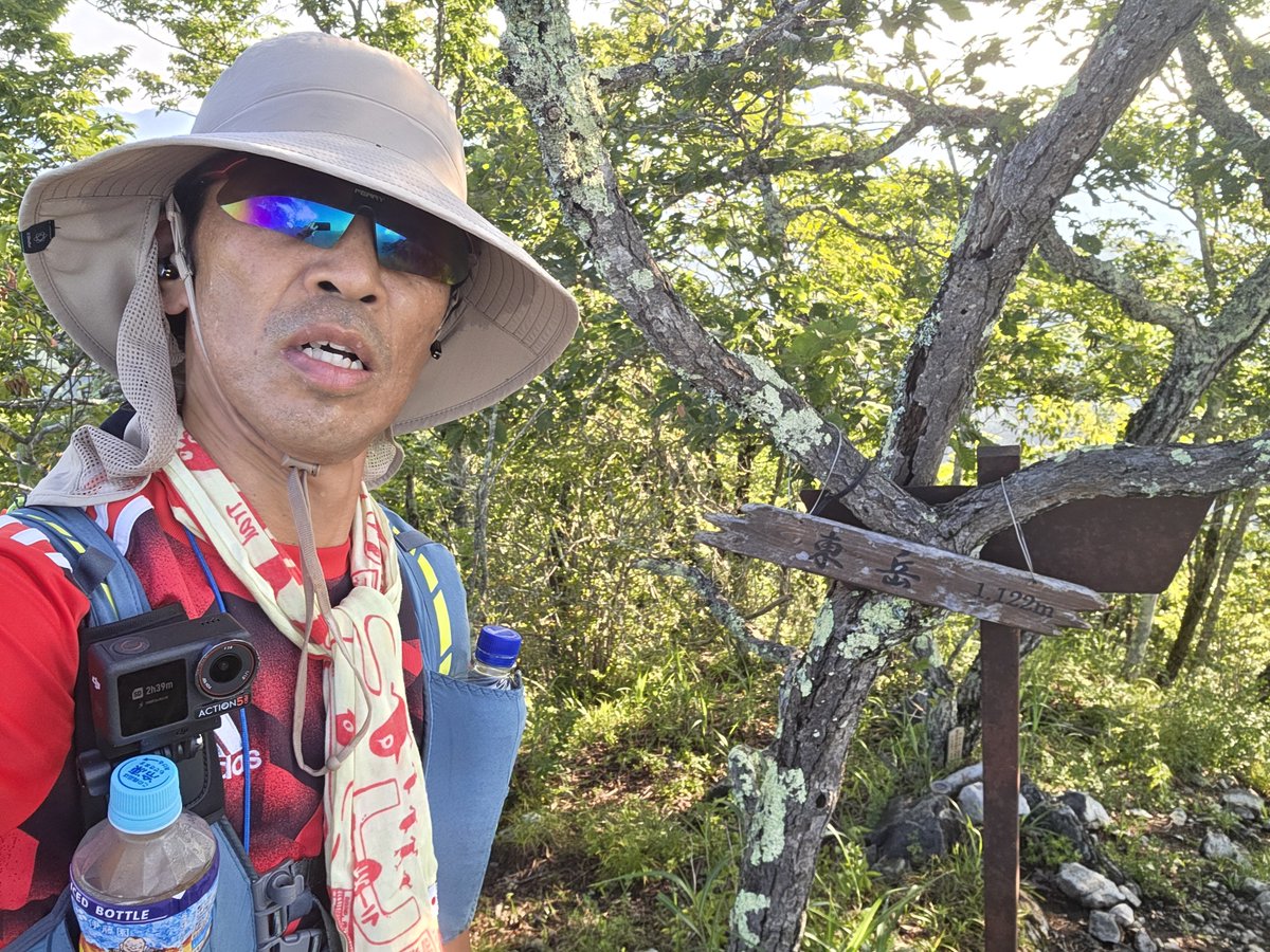 snowplanet22's tweet photo. 今日は、世の中は海の日の祝日ですが
我が家では、次女の誕生日です
23歳そして今年の春から新社会人
おめでとう🎉
父ちゃんは、GW以来の登山に
二子山東岳&西岳登りました✌️
山の上からの素晴らしい景色をどうぞ✨
来月は、昨年出来なかった劔岳登頂を目指します😆
#足を止めるな
#KeepClimbing https://t.co/Fxa3ijnT2Z