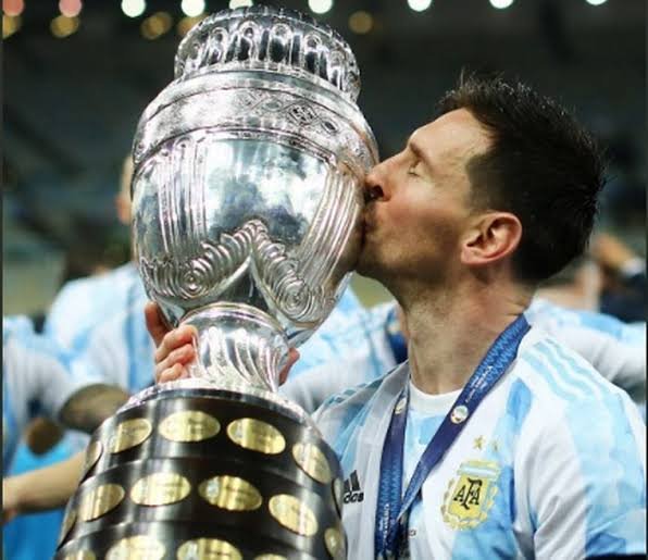 siemprebajando's tweet photo. Como ya aparecieron los malagradecidos les dejo un recuerdito de lo que vivimos gracias a Messi en el lapso de 3 años... https://t.co/VfO9Eu9hBO