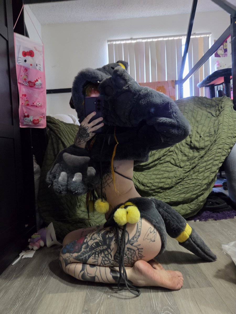 rottenbunnis's tweet photo. Umbreon I choose you! https://t.co/CdKq4Q3wj6