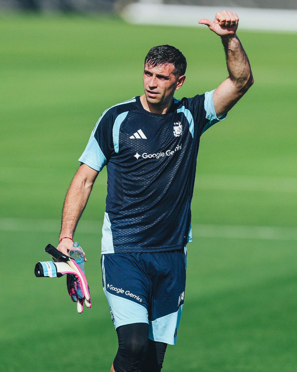 SportingKC's tweet photo. Gracias, @AFASeleccionEN 🇦🇷 It was an honor to host you in our home this summer 💙 https://t.co/CQuIPmYSlR