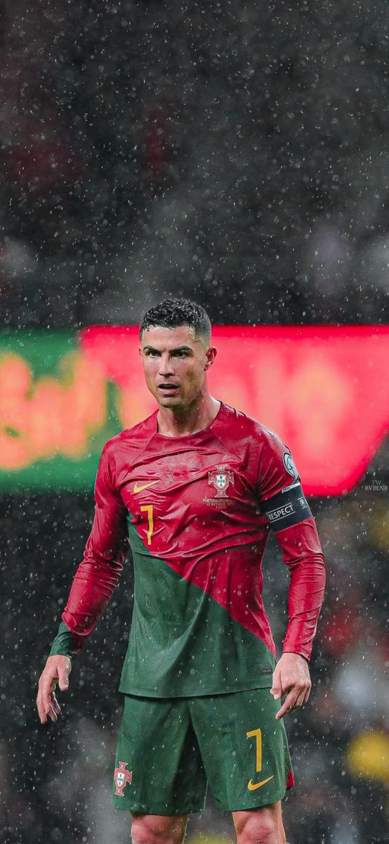 CFCBelinho's tweet photo. The first time I watched Ronaldo was when he made his Manchester United debut against Bolton Wanderers in 2003.

The first time I watched Messi was in the U20 World Cup semi final against Brazil in 2005.

What a ride it has been, I’m so happy to have witnessed such eternal greatnes🐐