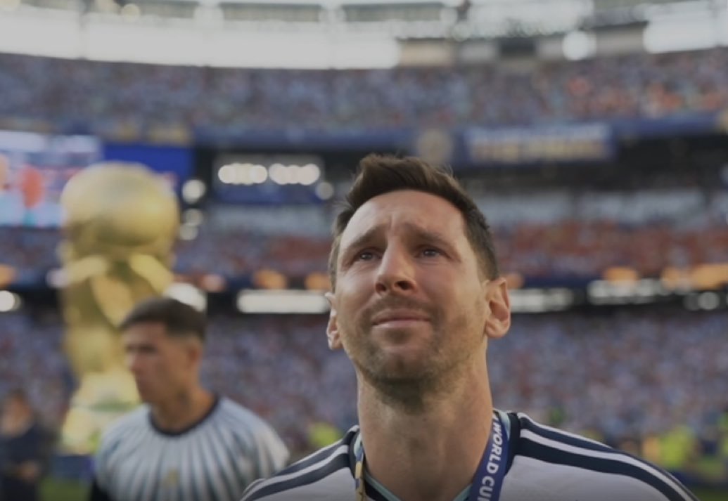 TouchlineX's tweet photo. Keep your head up. 🐐

We are going to miss you, legend. https://t.co/wFesmgMJNw