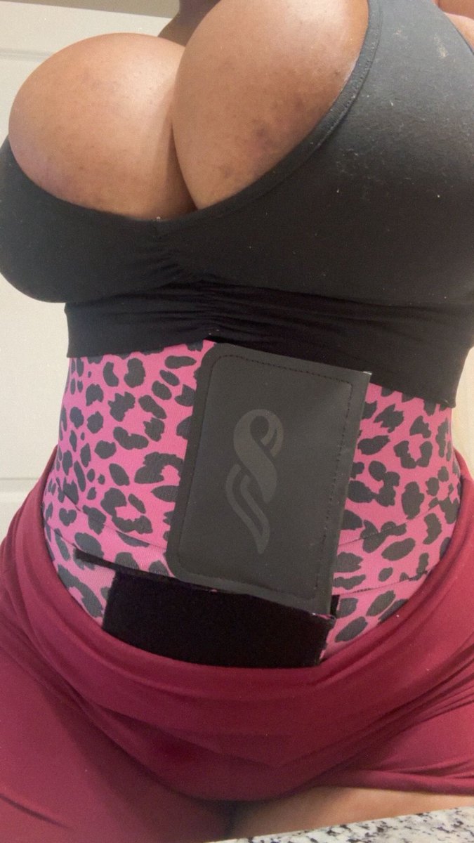 BeyondBeautiful's tweet photo. Tities fat &amp; this pu$$y fatter https://t.co/jcDvcvpAQw