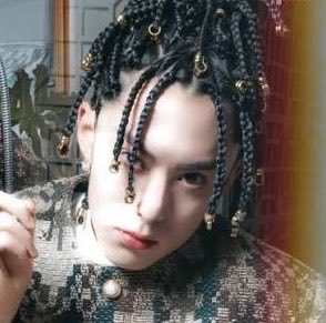 dragonmissed's tweet photo. Full makeup                      bareface

#Wanghedi #DylanWang https://t.co/WWhSeaDXCb