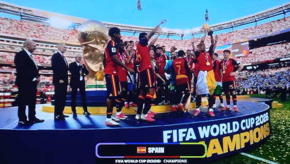 Sangtharii's tweet photo. 🚨🇪🇸 SPAIN HAVE OFFICIALLY LIFTED THE 2026 FIFA WORLD CUP TROPHY! 🏆 WORLD CHAMPIONS ONCE AGAIN! CONGRATULATIONS TO SPAIN! 👏🎉👏🎉