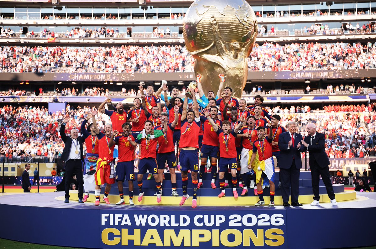 diarioas's tweet photo. 📸LA FOTO DE LOS CAMPEONES

#NuestroMejorMundial #NuestroMejorMundialAS https://t.co/4QvYkha8T8