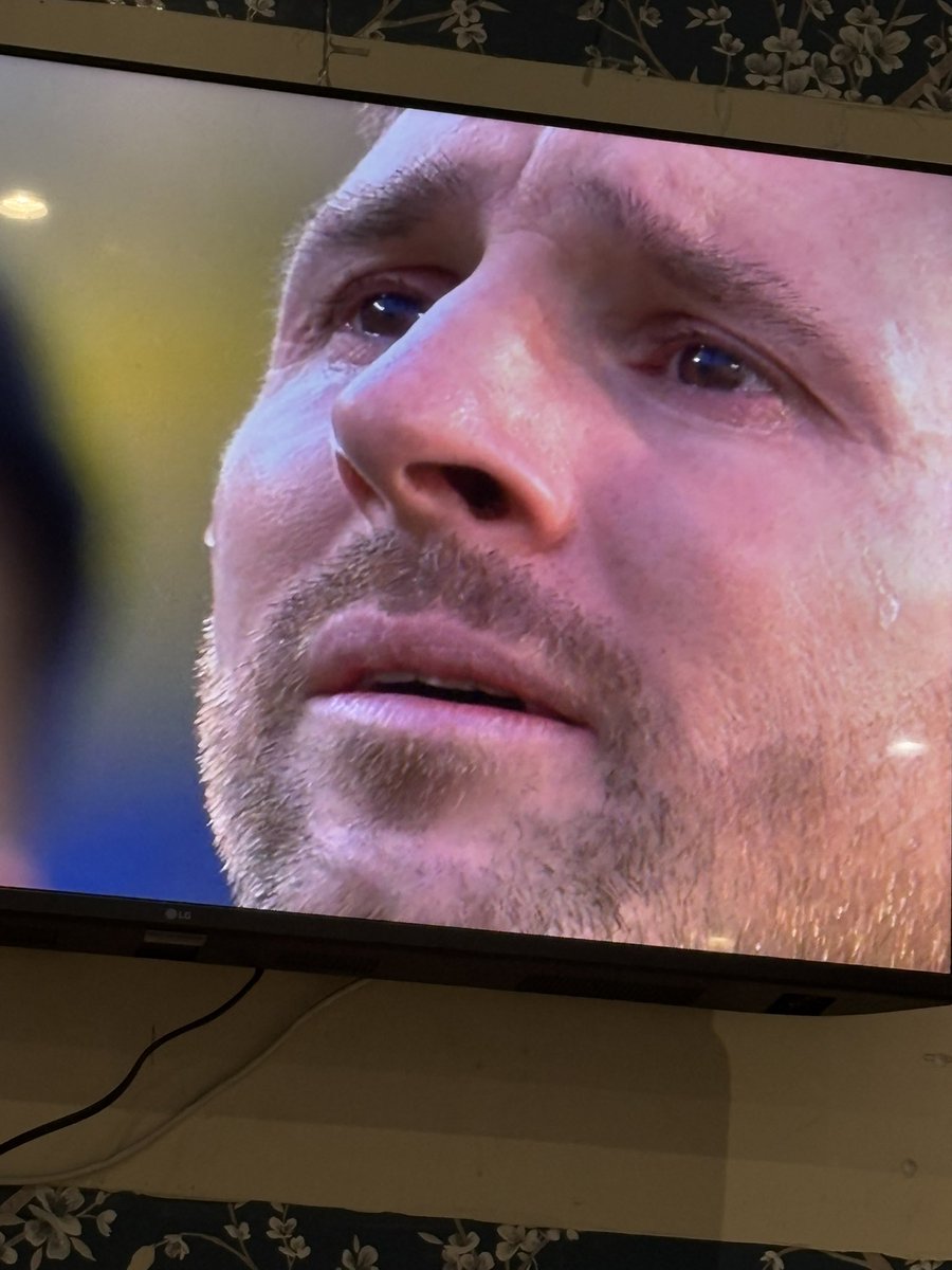 BeeCee4UK's tweet photo. crying as if he didnt break our 🏴󠁧󠁢󠁥󠁮󠁧󠁿 boys hearts gtf https://t.co/qDK8oqlxN5