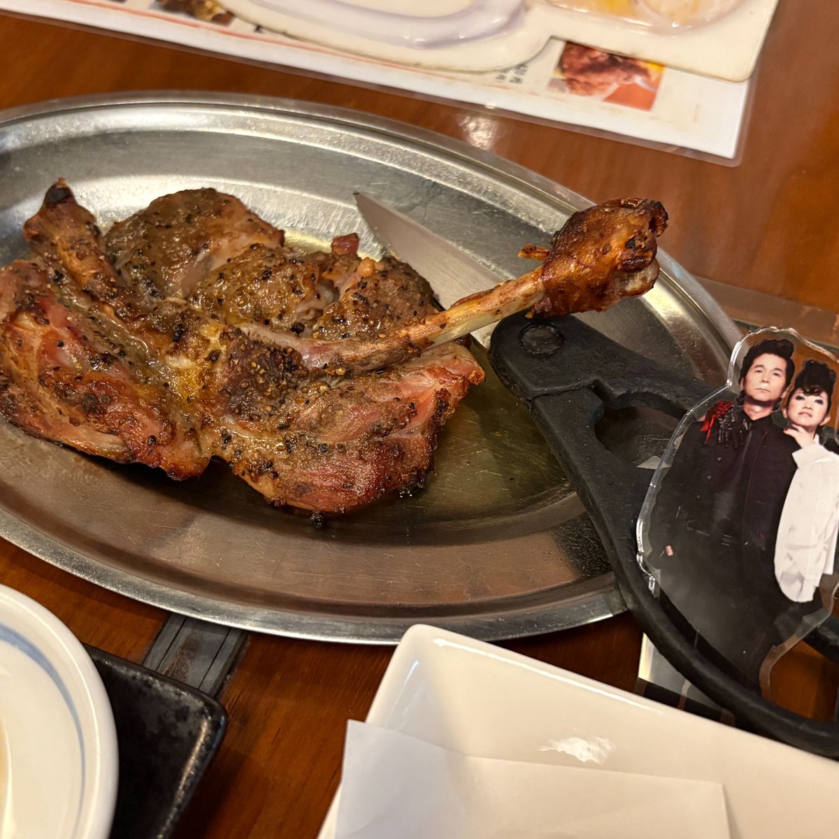 DCTlover56's tweet photo. サンライズ乗って無事帰宅🏠
一昨日食べた骨付鶏と昨日食べたうどんとオリーブ豚のロースかつ！昨日に関しては休みのお店も多くて振られまくったけど、大満足！！ https://t.co/3iQWa1103w