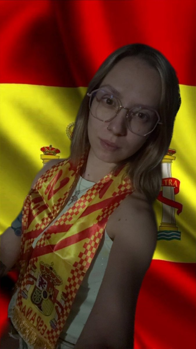 Martta_NeedYou's tweet photo. Orgullosa de mi España y mi bandera, hoy y los 365 días del año 🇪🇸🇪🇸 https://t.co/0B4outMPi2