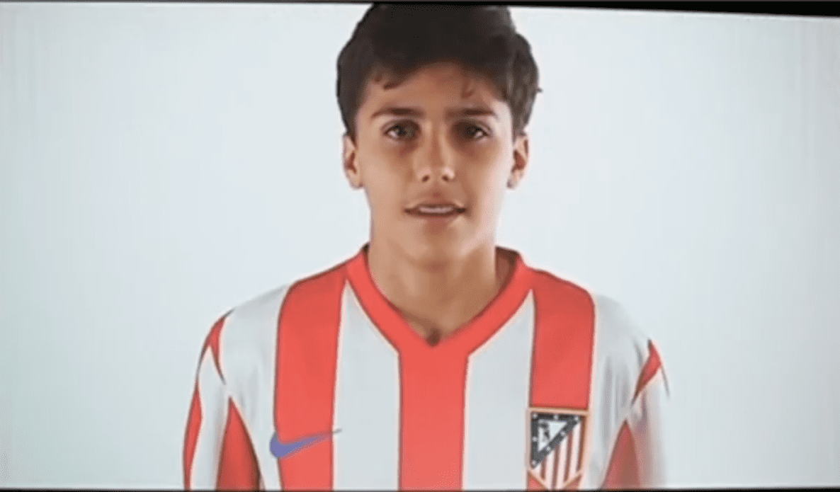 SenadoAtletico's tweet photo. ¡Enhorabuena! Felicidad para el fútbol español y para todo el país.
Maravilloso campeonato de uno de nuestros chavales, líder, guía, faro, adalid y protagonista principal de este mundial. https://t.co/KFRVCxDsWB