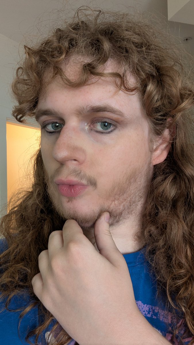 Bowblax's tweet photo. Trying to do makeup again https://t.co/AvtvN2fJlt