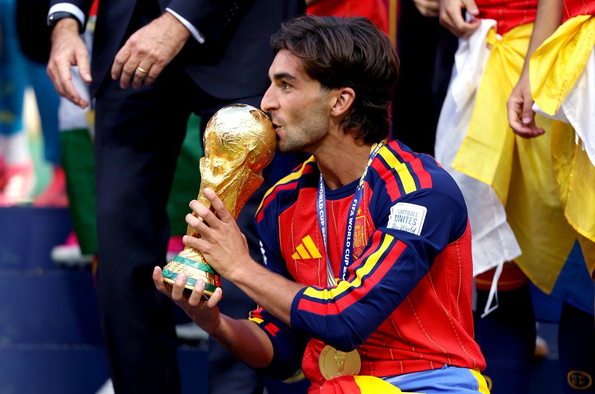 SoccerKingJP's tweet photo. ⭐️🇪🇸⭐️¡𝐂𝐚𝐦𝐩𝐞𝐨𝐧𝐞𝐬 𝐝𝐞𝐥 𝐌𝐮𝐧𝐝𝐨!🏆🙌🔝

📸Getty Images https://t.co/J6w6YtOTQP
