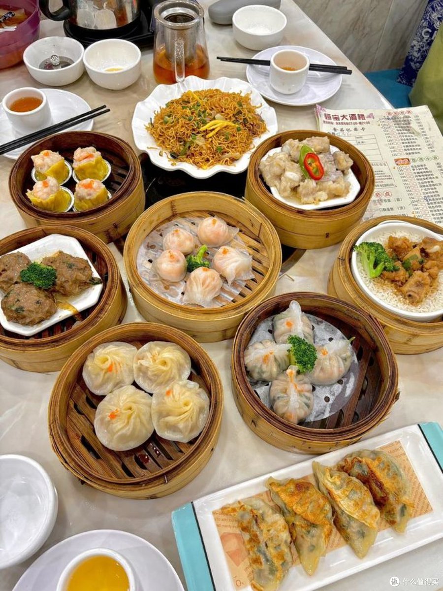 yeji0326's tweet photo. Just found the coziest hole-in-the-wall dim sum spot in Chinatown! Slippery har gow, flaky siu mai, and the char siu bao has melty sweet filling—10/10 will come back next week. https://t.co/VHFLbO77po