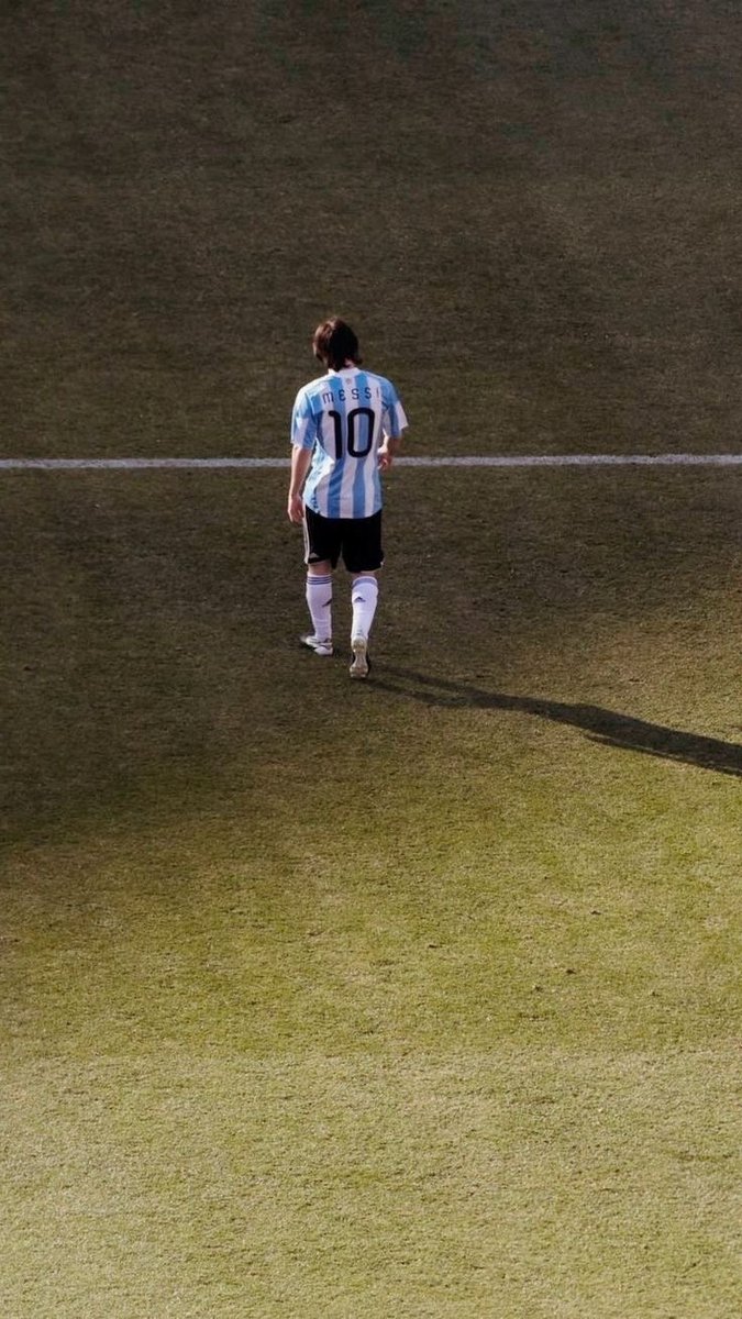 zerostatee's tweet photo. Just watched my entire childhood leaving the pitch forever https://t.co/m5GuFcWNkn