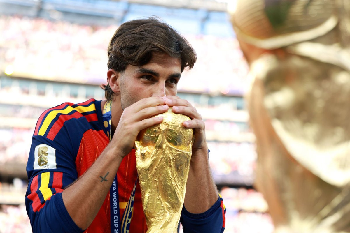 EspanaHQ's tweet photo. Ferran Torres 
#ESPARG
#VamosEspaña | #FIFAWorldCup https://t.co/gZANpyeBXK